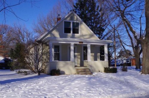 402 Hedge Ave, Burlington, IA 52601-6435