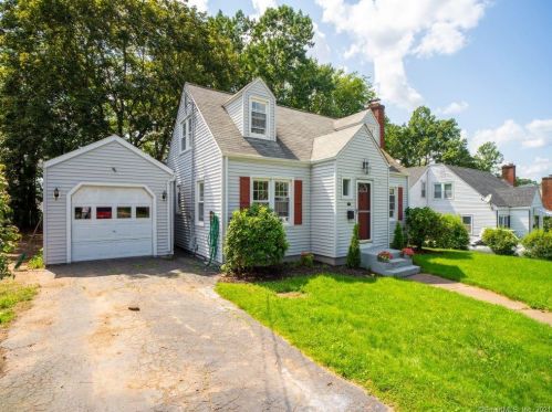 30 Oleary Dr, Manchester, CT 06040-2612