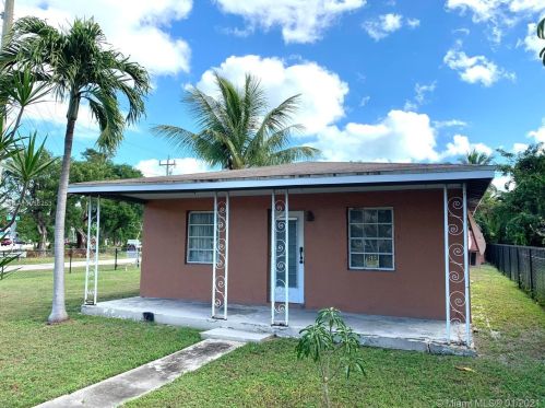 105 Harbor Dr, Key Largo, FL 33037-5113