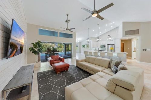 121 Lambton Ln, Naples FL  34104-6513 exterior