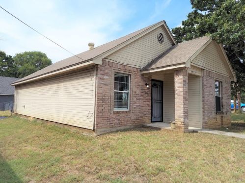 5022 Fitzhugh Ave, Fort Worth TX  76105-4428 exterior