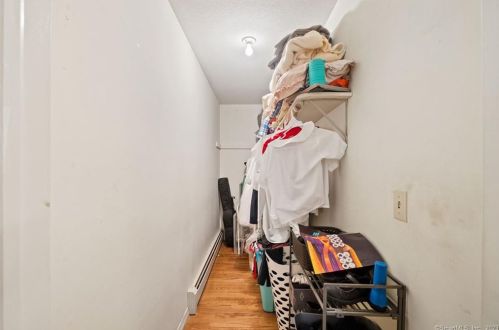 11 Palmer Dr, Gales Ferry CT  06335-1529 exterior