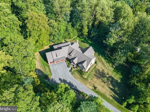 50 Black Diamond Rd, Ephrata, PA 17522-2572