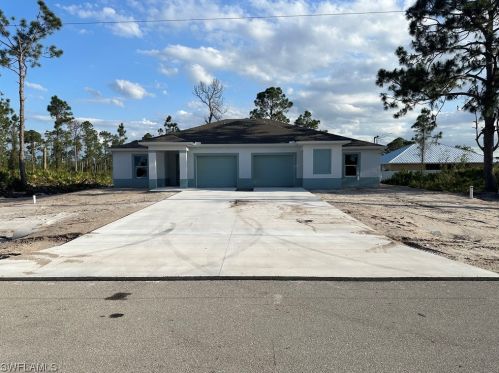 1072 Jaguar Blvd, Lehigh Acres, FL 33974-0718