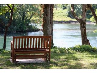 900 Echo Dr, Roseburg, OR 97470-8477