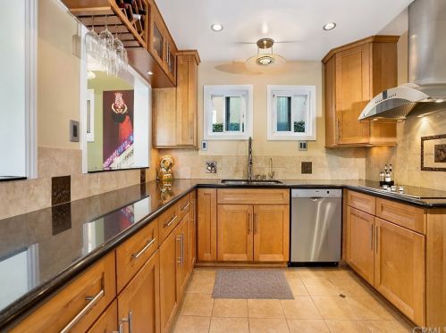 6520 Rosebay St, Long Beach CA  90808-4057 exterior