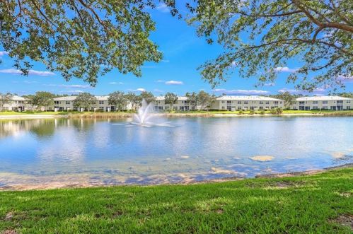 1330 Mariposa Cir, Naples FL  19102-7240 exterior