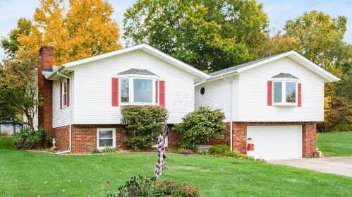 5390 Highview Dr, Zanesville, OH 43701-9755