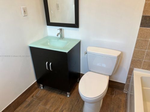 7020 27th Ct, Hollywood FL  33023-3706 exterior