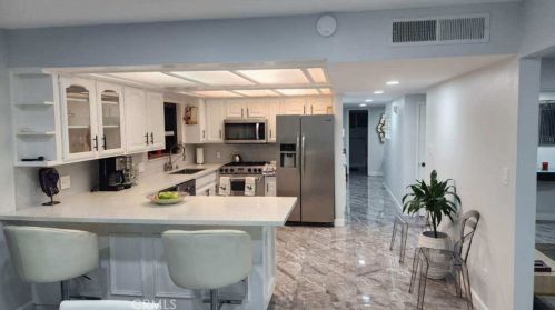 3017 Hughes Ln, Bakersfield, CA 93304-5532