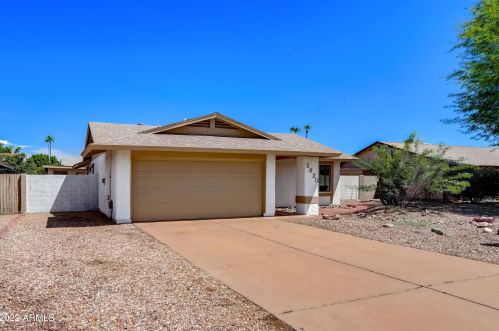 5820 Grovers Ave, Glendale, AZ 85308-1223