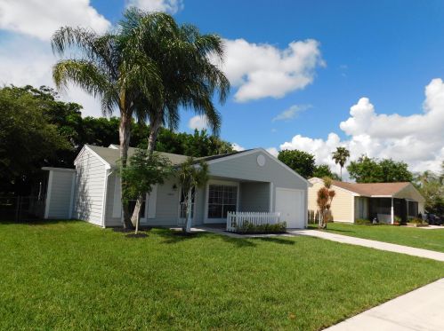 10606 Aquarius Ln, West Palm Beach, FL 33411-3045