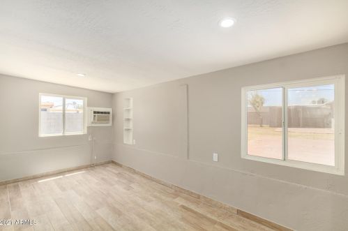 2932 47th Ave, Phoenix AZ  85031-3640 exterior