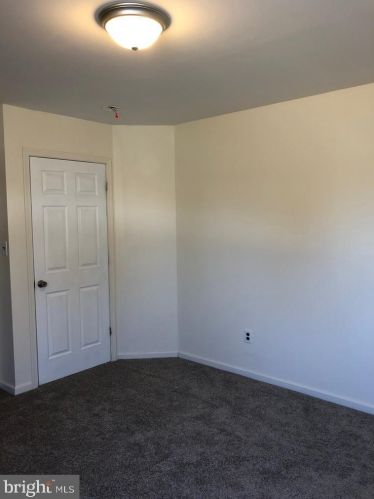 402 Division St, Riverton NJ  08077-2146 exterior