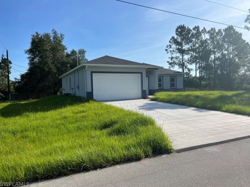 105 17th St, Lehigh Acres, FL 33972-7218