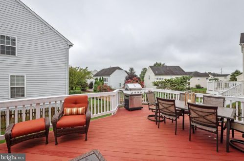 8701 Lords View Loop, Gainesville VA  20155-5806 exterior