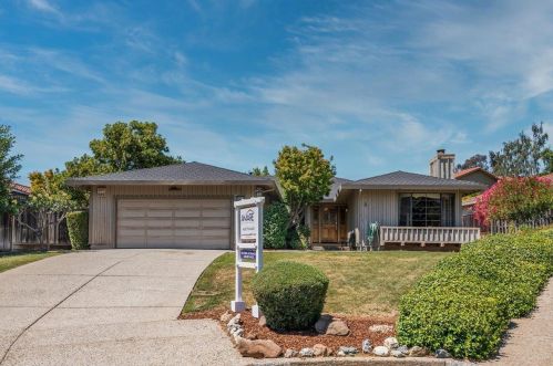 2725 Cerro Vista Ct, Morgan Hill, CA 95037-3902