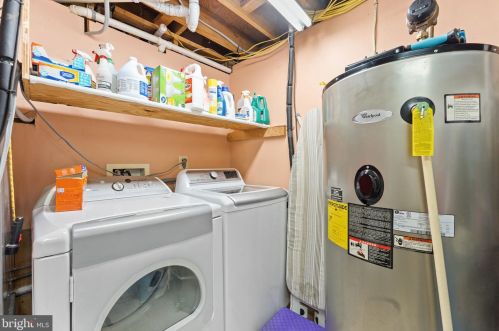 16309 Poplar Hill Rd, Haymarket VA  20169-2101 exterior