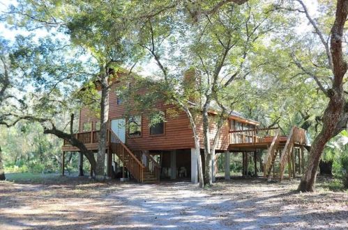 8900 Lindy Ln, New Port Richey, FL 34655-1003