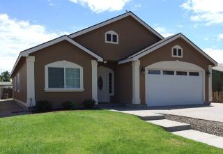 707 Wehe Ave, Pasco, WA 99301-4326
