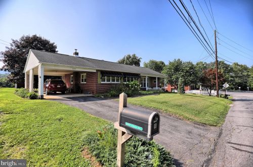 1009 Main St, Academia, PA 17082-9758