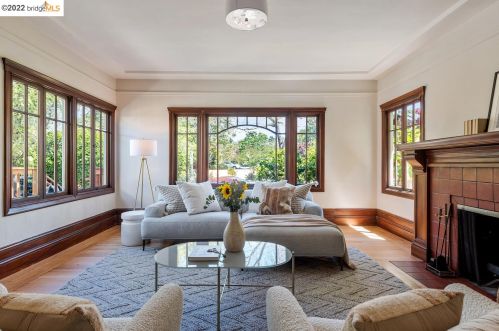 2718 Russell St, Berkeley CA 94705-2333 exterior