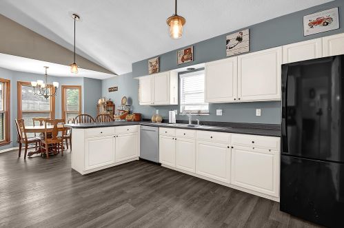 1884 Shoshone Dr, London OH  43140-9020 exterior