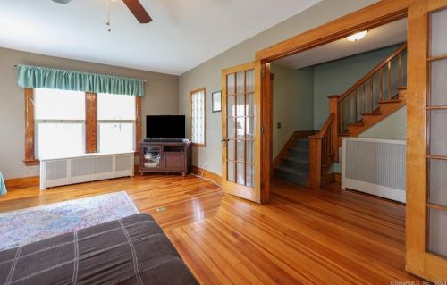 48 Lee Ave, Wallingford CT  06492-3610 exterior