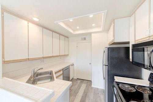 310 Villa Point Dr, Newport Beach CA  92660-6237 exterior