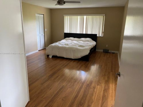 1231 179th Ave, Hollywood FL  33029-3162 exterior