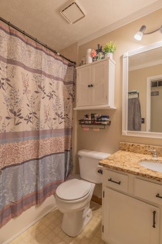 458 Ripple Crk Dr, Covington KY 41018-2694 exterior