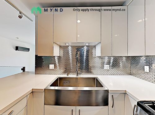 2104 Columbia St, San Diego CA 92101-1713 exterior