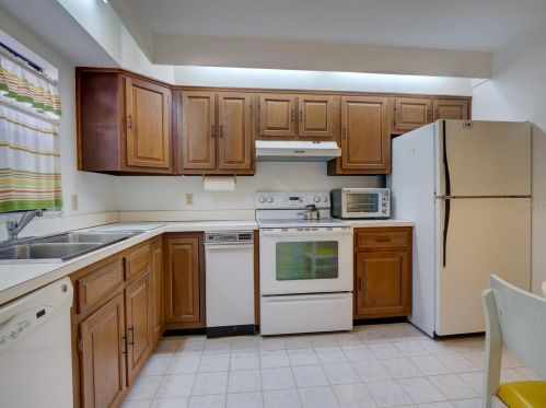 5136 Cypress Creek Dr, Orlando, FL 32811-7602