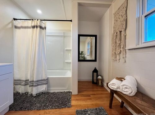 176 Roosevelt Ave, Norwich CT  06360-3346 exterior