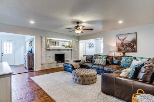 915 Vinecrest Ln, Richardson, TX 75080-3043