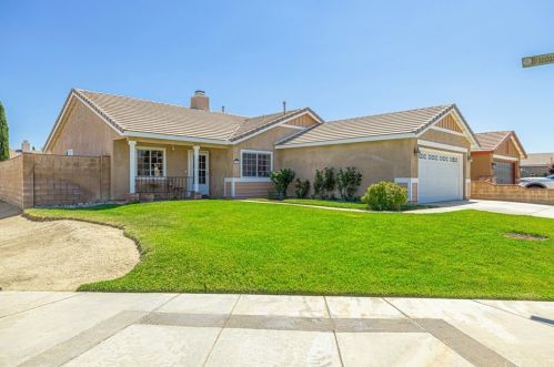 6128 Avenue, Lancaster, CA 93535-7855