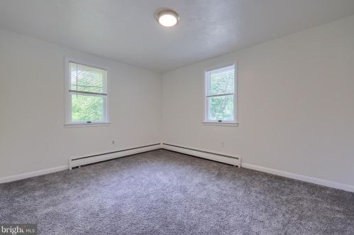 3450 Fishing Crk Vly Rd, Harrisburg PA 17112-9627 exterior