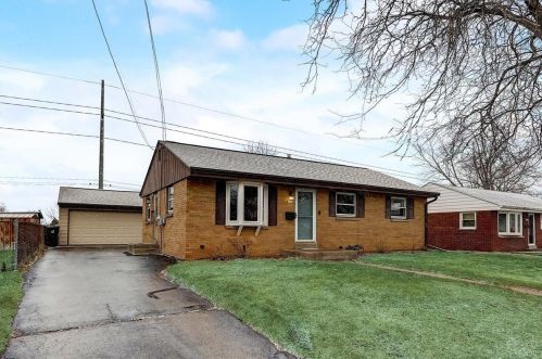 1545 Birch Dr, Waukesha, WI 53188-2252