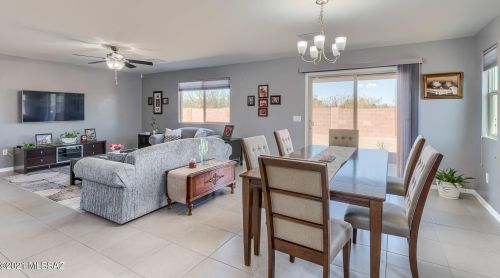 828 Placita Pozanco, Green Valley AZ  85614-3807 exterior