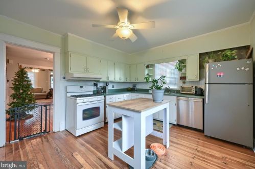 605 Pearl St, Lancaster PA  17603-5009 exterior