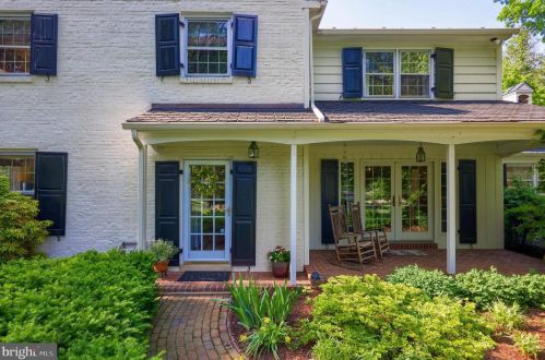 271 Brook Farms Rd, Lancaster, PA 17601-5507