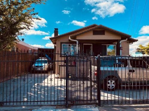 1729 Church St, Oakland, CA 94621-3439