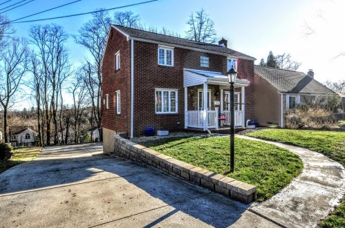 270 Pheasant Dr, Pittsburgh, PA 15235-3160