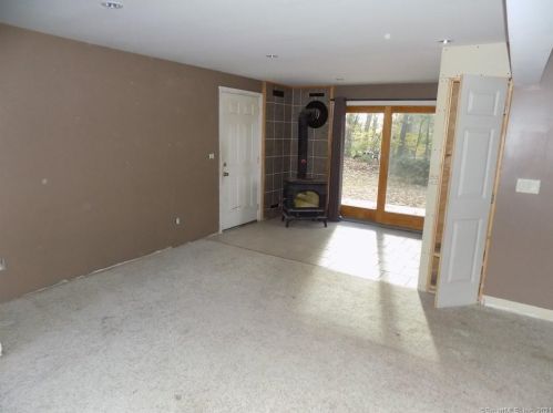 26 Winston Ct, Bristol, CT 06010-2691