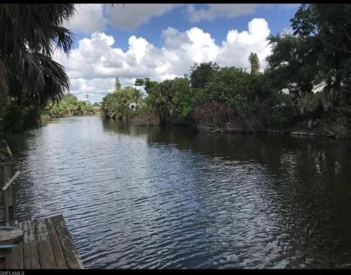 4654 25th Ave, Naples, FL 34116-7812