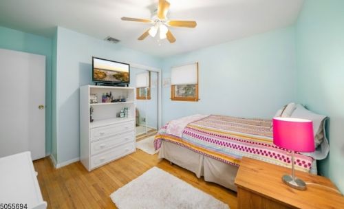 16 Dodd Ter, Verona NJ  07044-1718 exterior