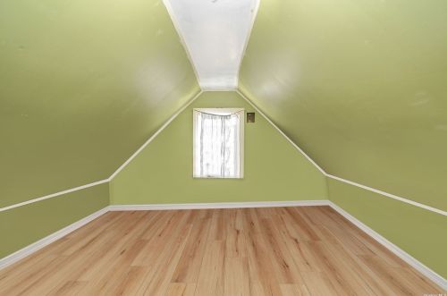 100-12 205th St, Jamaica NY  11423-2210 exterior