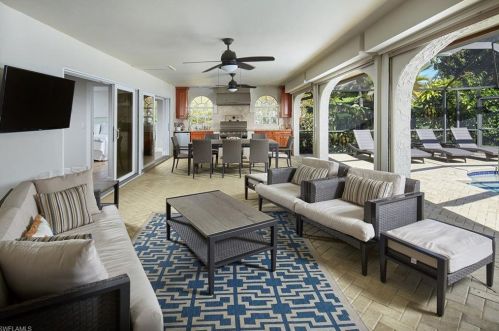 4916 Crayton Rd, Naples FL  34103-2440 exterior