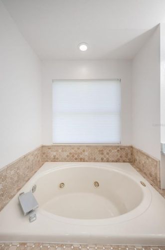 1025 Pointe Alexis Dr, Tarpon Springs FL  34689-7105 exterior