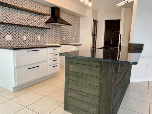 1966 Alameda Dr, Deltona FL  32738-4869 exterior